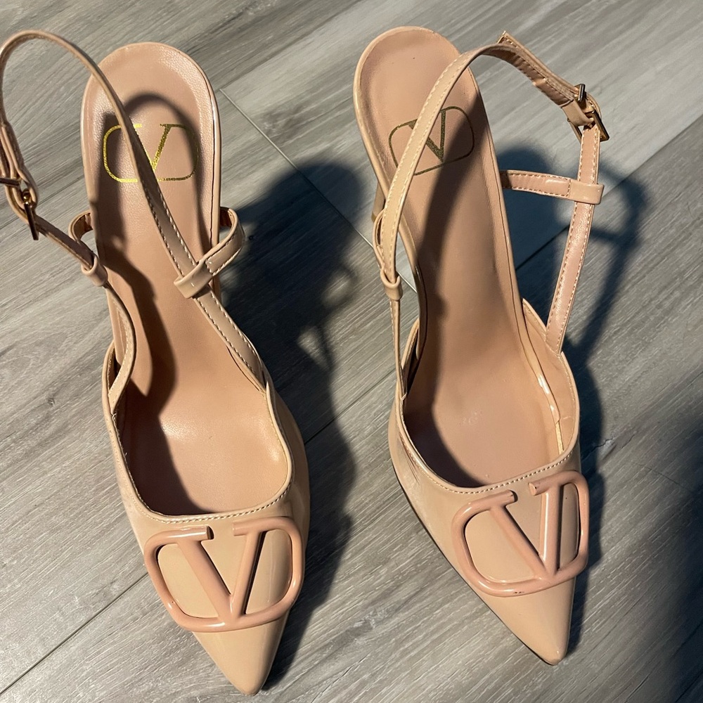 Women's Nude Slingback Pumps